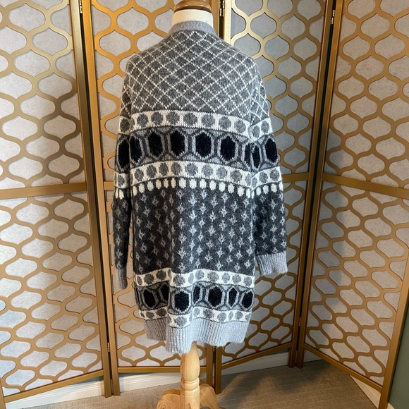 Long Grey Patterned Cardigan - Picture 4 of 9